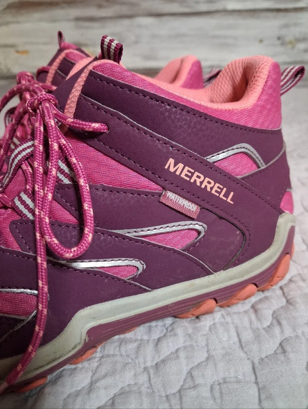 Merrell Chameleon 7 Access Mid Hiking Boots Youth Girls Size 5M Purple Pink
